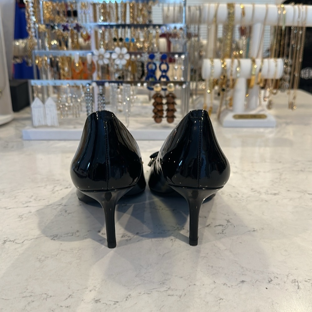Michael Kors black patent leather with bow heels size 8.5 - Picture 4 of 6
